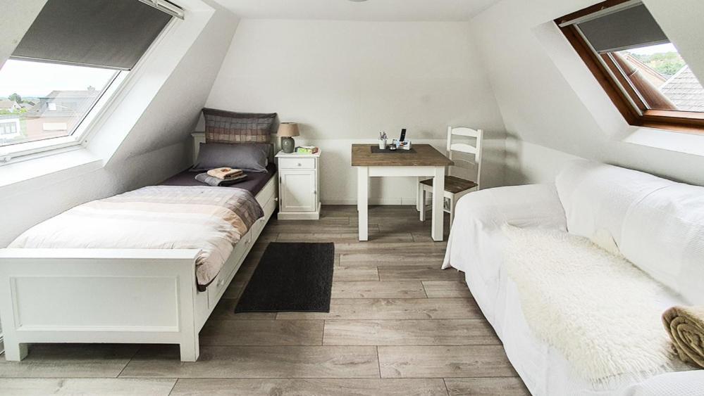 Friendly Home - Klinkerhof Bornheim  Bagian luar foto
