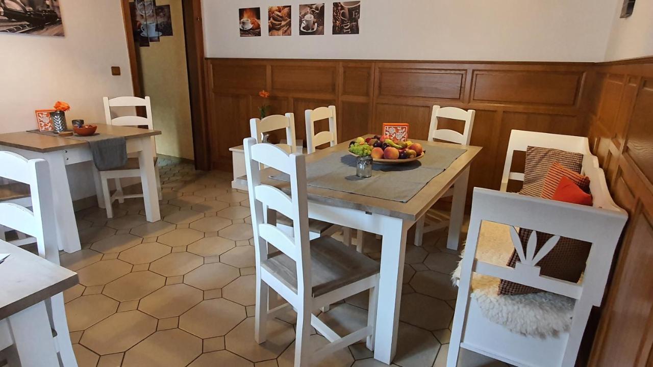Friendly Home - Klinkerhof Bornheim  Bagian luar foto